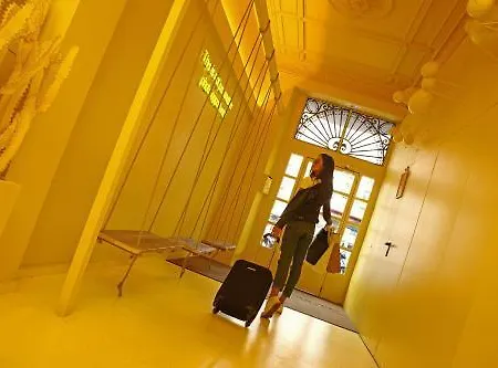 Chic & Basic Lemon Boutique 2*